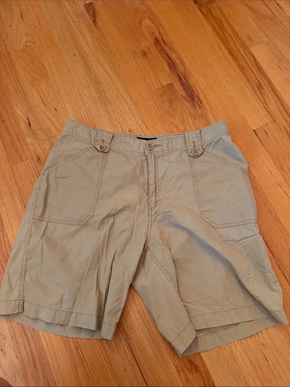 Women’s Light Khaki Cargo Shorts